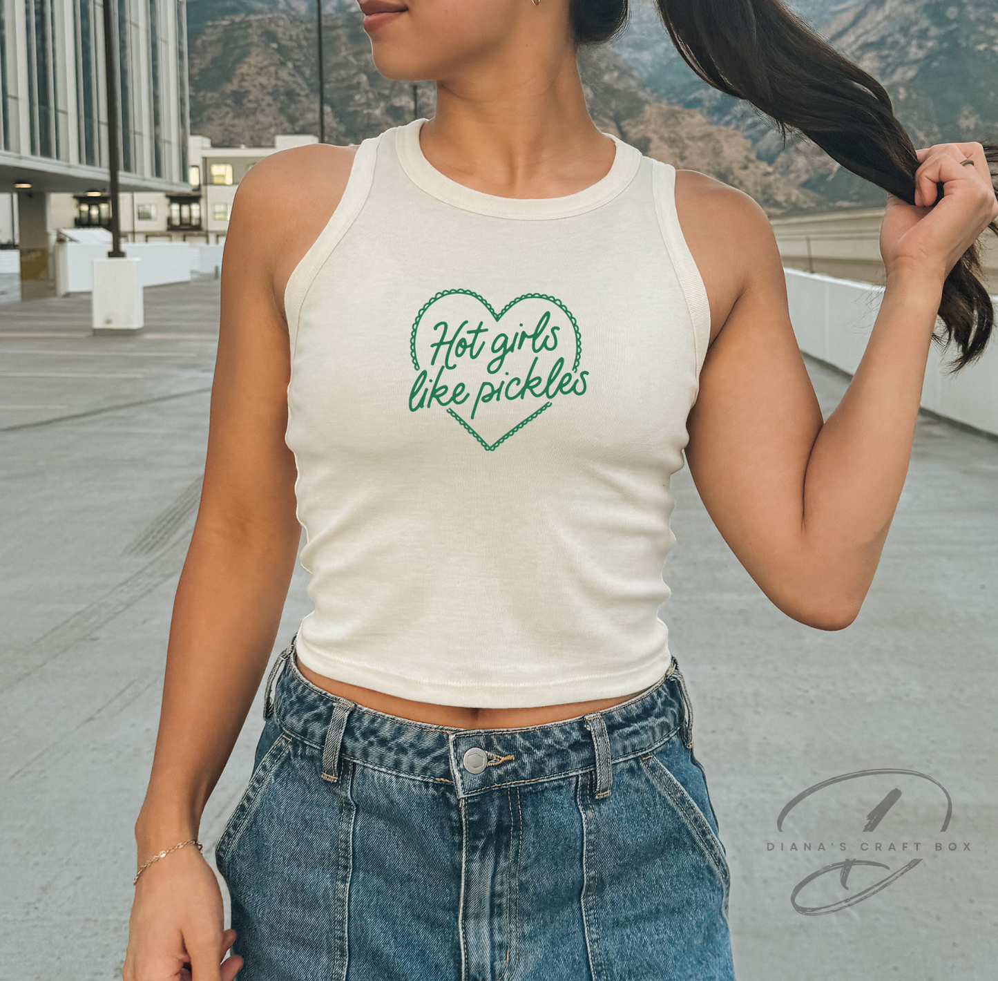Hot girls like pickles tank top