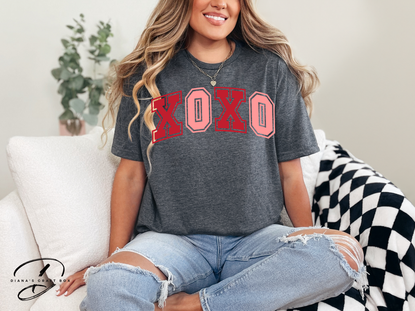 XOXO T-shirt (pink and red)