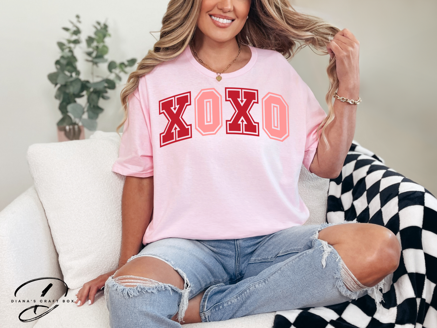 XOXO T-shirt (pink and red)