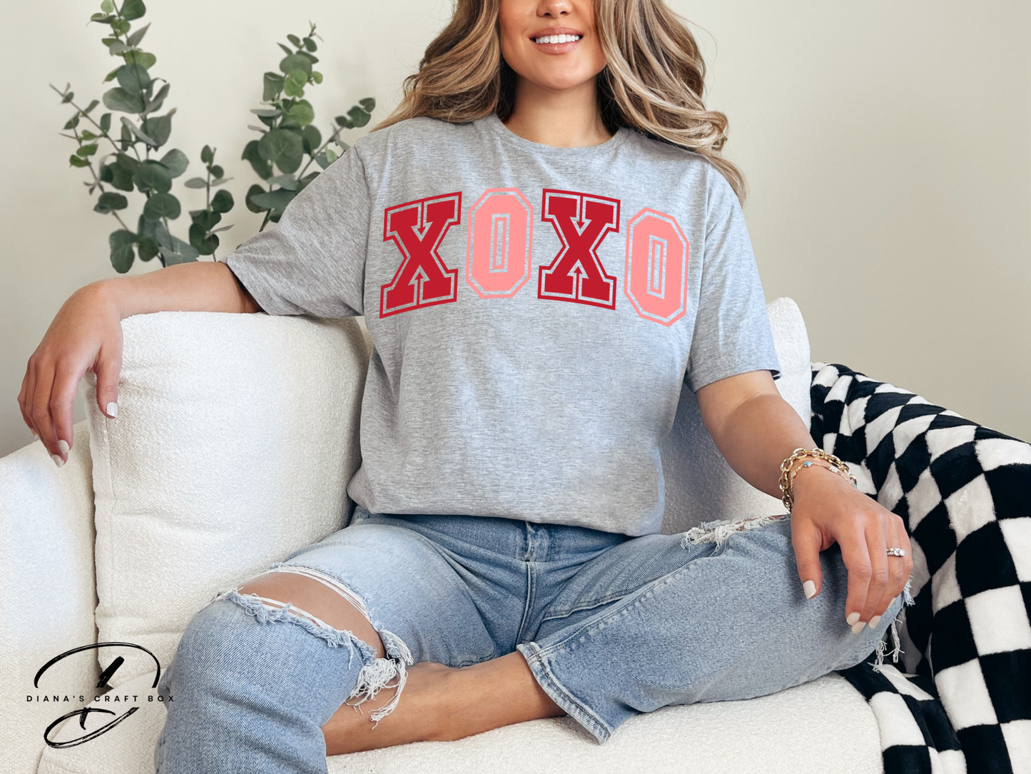 XOXO T-shirt (pink and red)