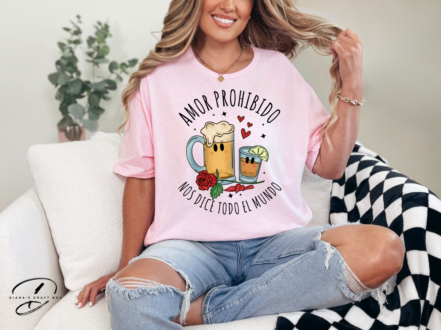 Amor prohibido los dice todo el mundo T-shirt