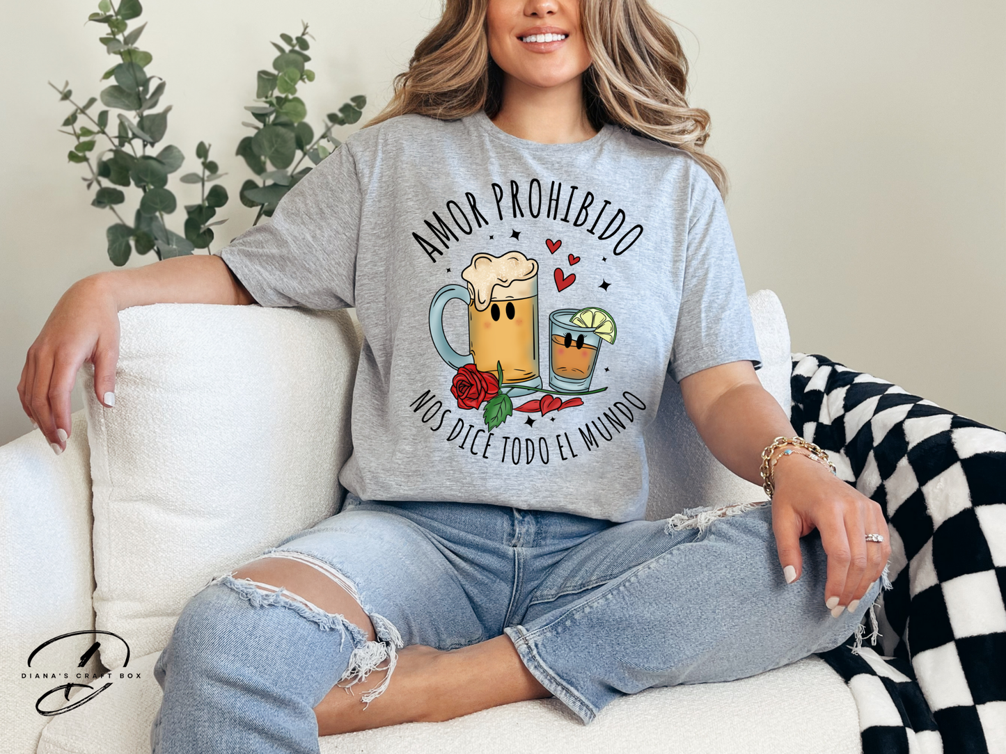 Amor prohibido los dice todo el mundo T-shirt