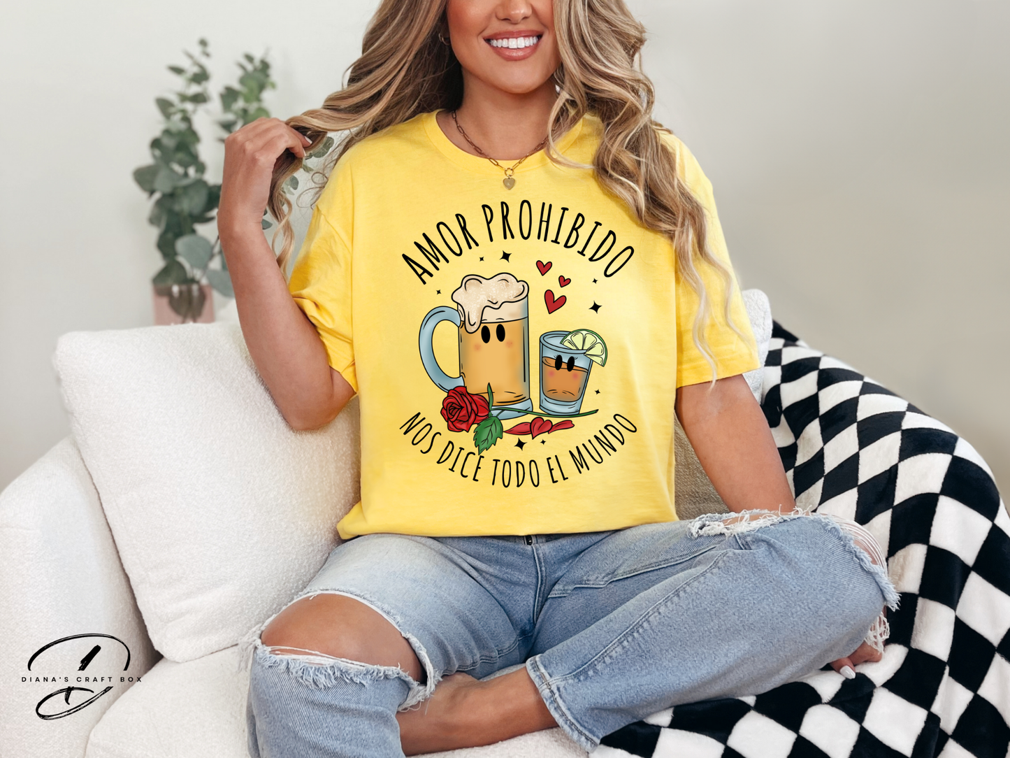 Amor prohibido los dice todo el mundo T-shirt