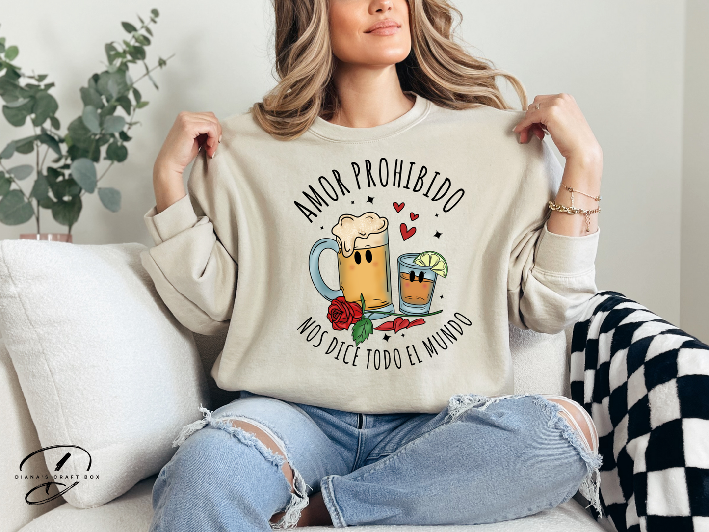 Amor Prohibido nos dice todo el mundo Sweatshirt