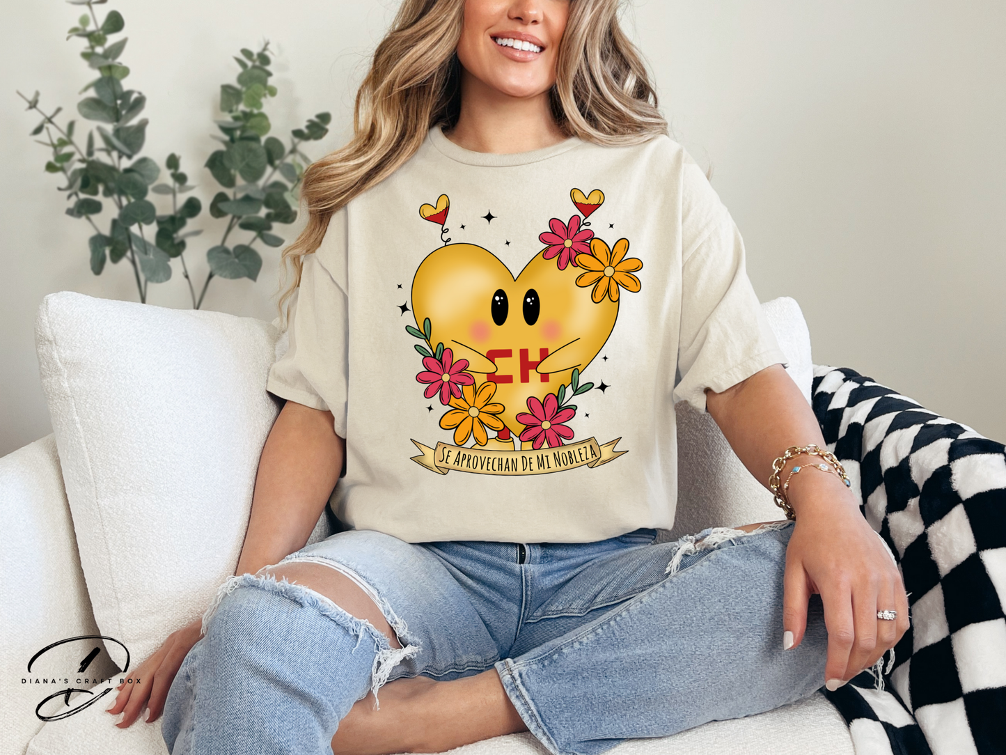 Se aprovechan de mi nobleza T-shirt