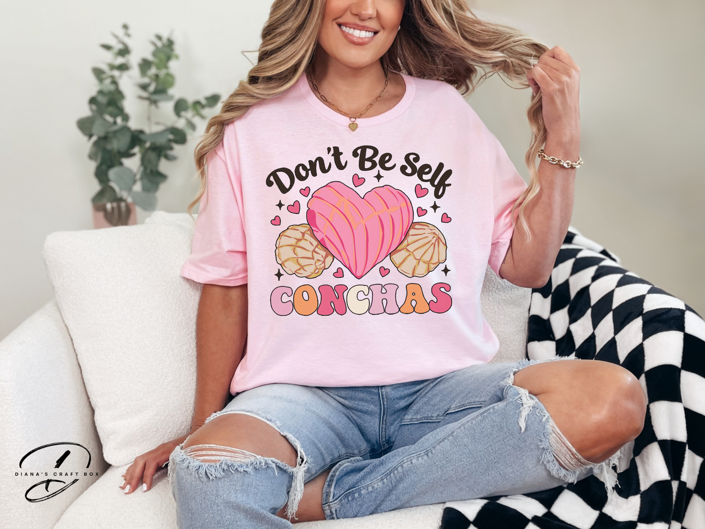 Don't be self Conchas T-shirt