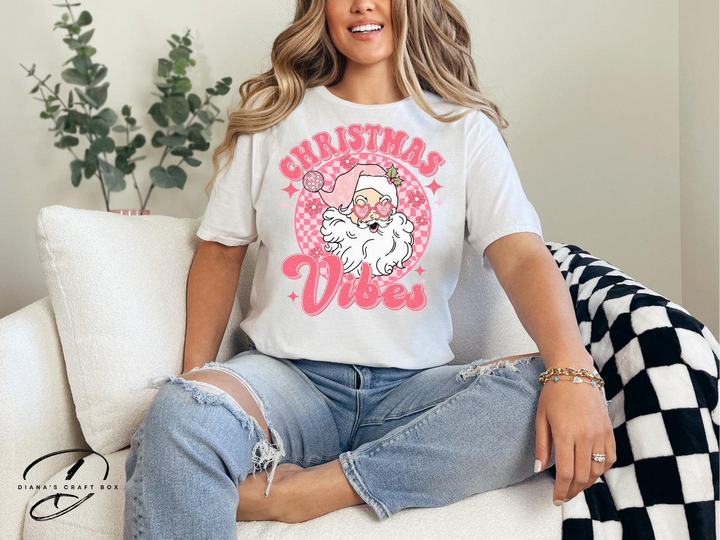 Pink Retro Christmas Vibes T-shirt