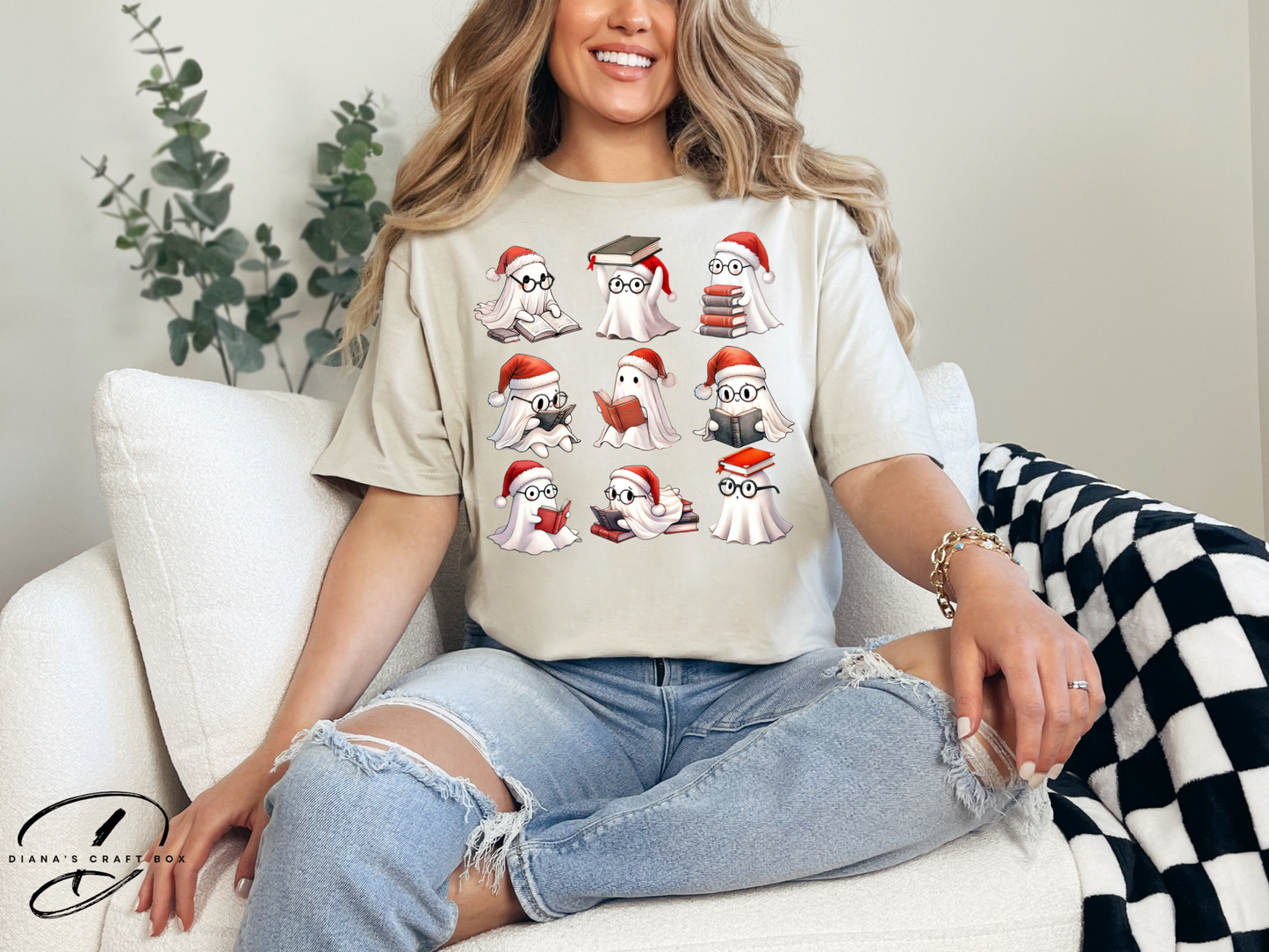 Christmas Ghost reading T-shirt